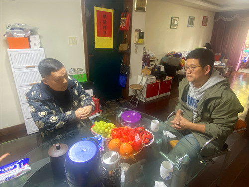 慰问退休党员